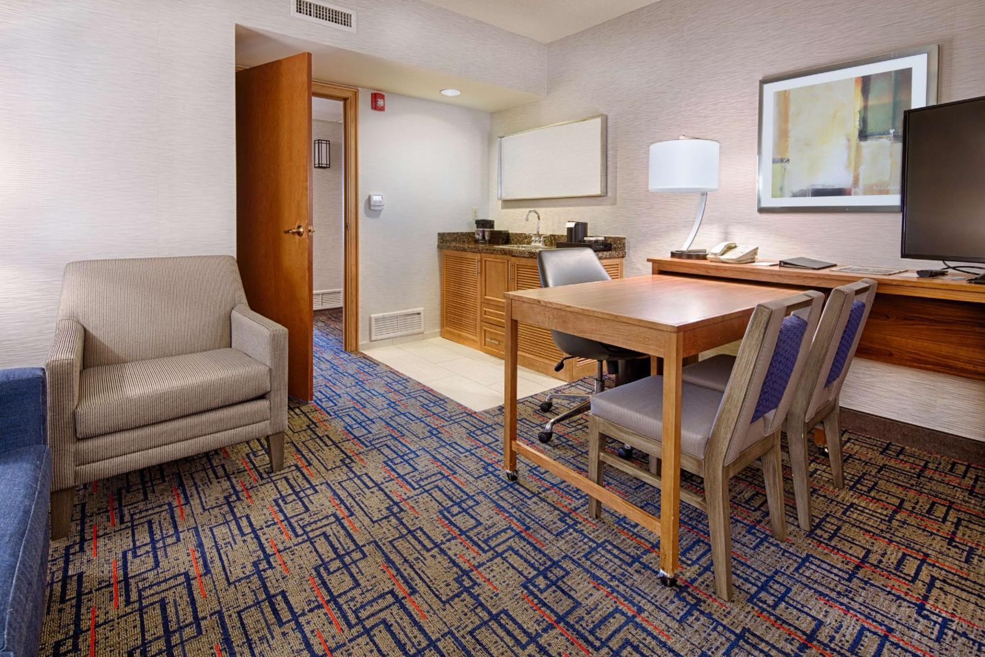 Embassy By Hilton Chicago O'hare 4* Rosemont