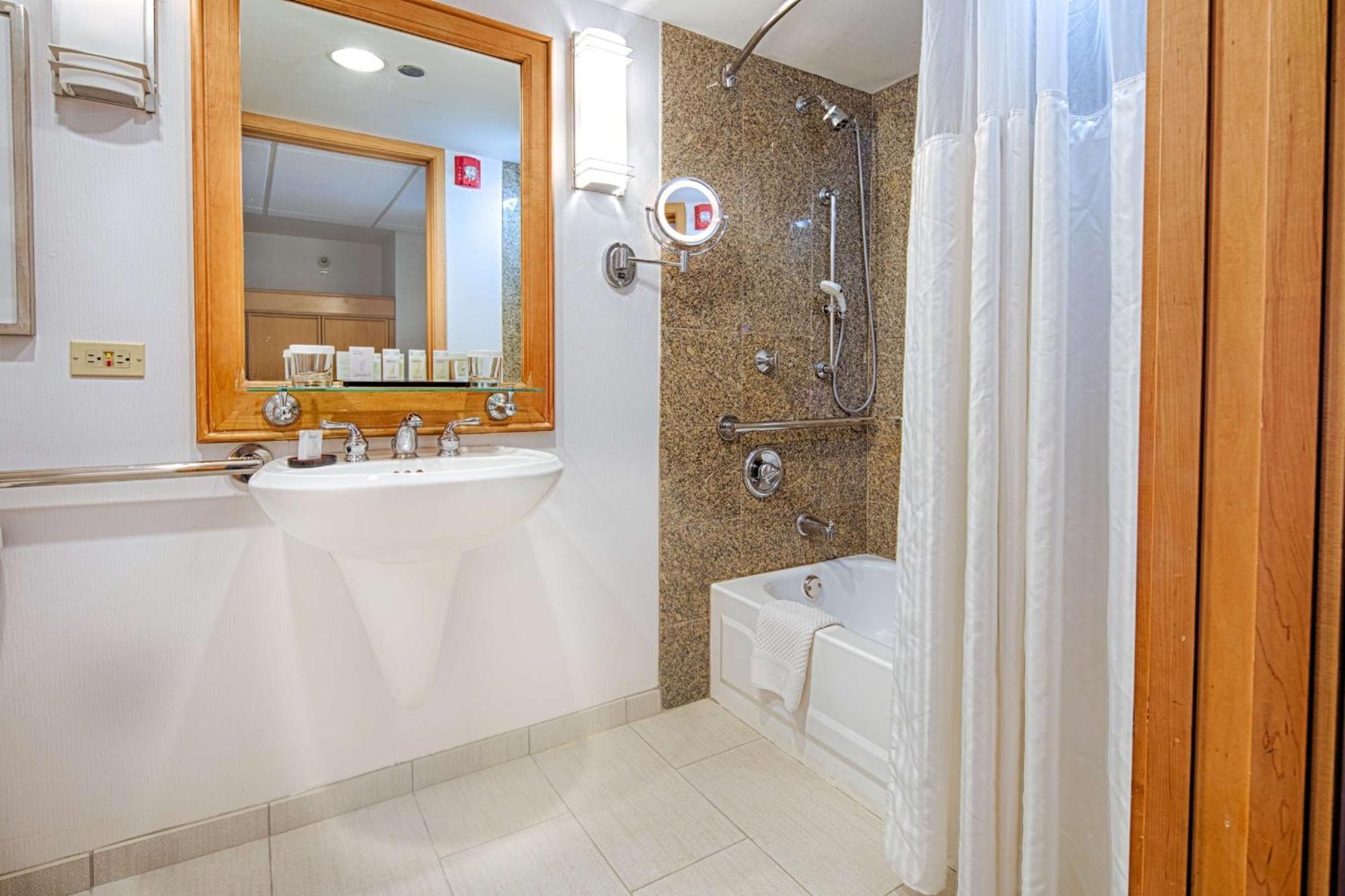 Embassy By Hilton Chicago O'hare 4* Rosemont