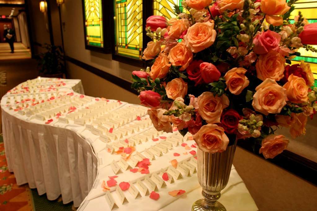 Hotel Embassy By Hilton Chicago O'hare Rosemont